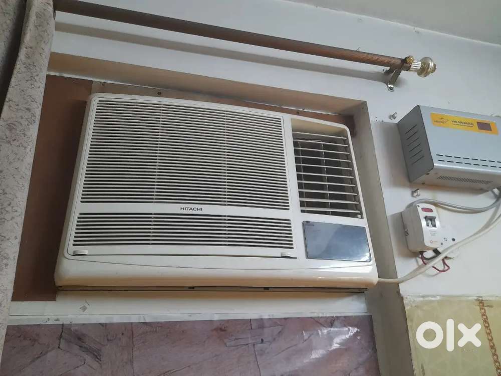 Hitachi 2ton AC good condition