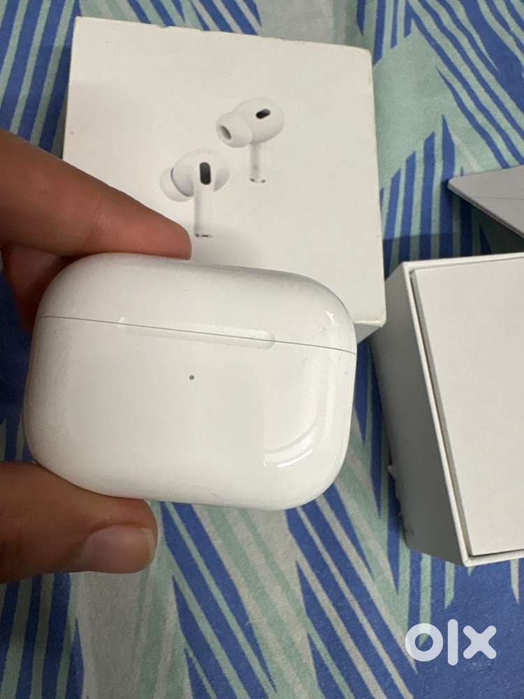 Apple Airpod Pro2 with original box and cable