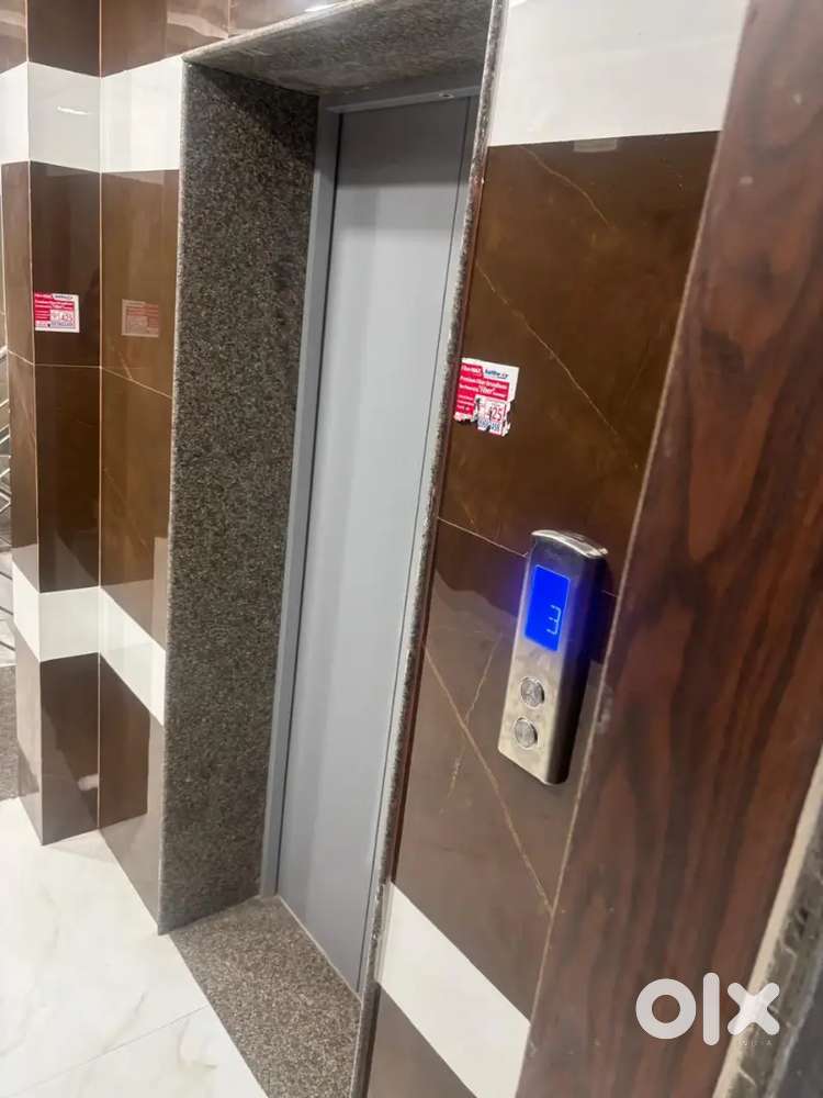 Prime location Fully furnished office space for rent in laxmi nagar