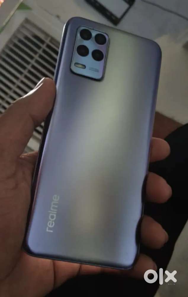 Realme 8s 5g ,6&128,5g ,lite crack on display exlent condition