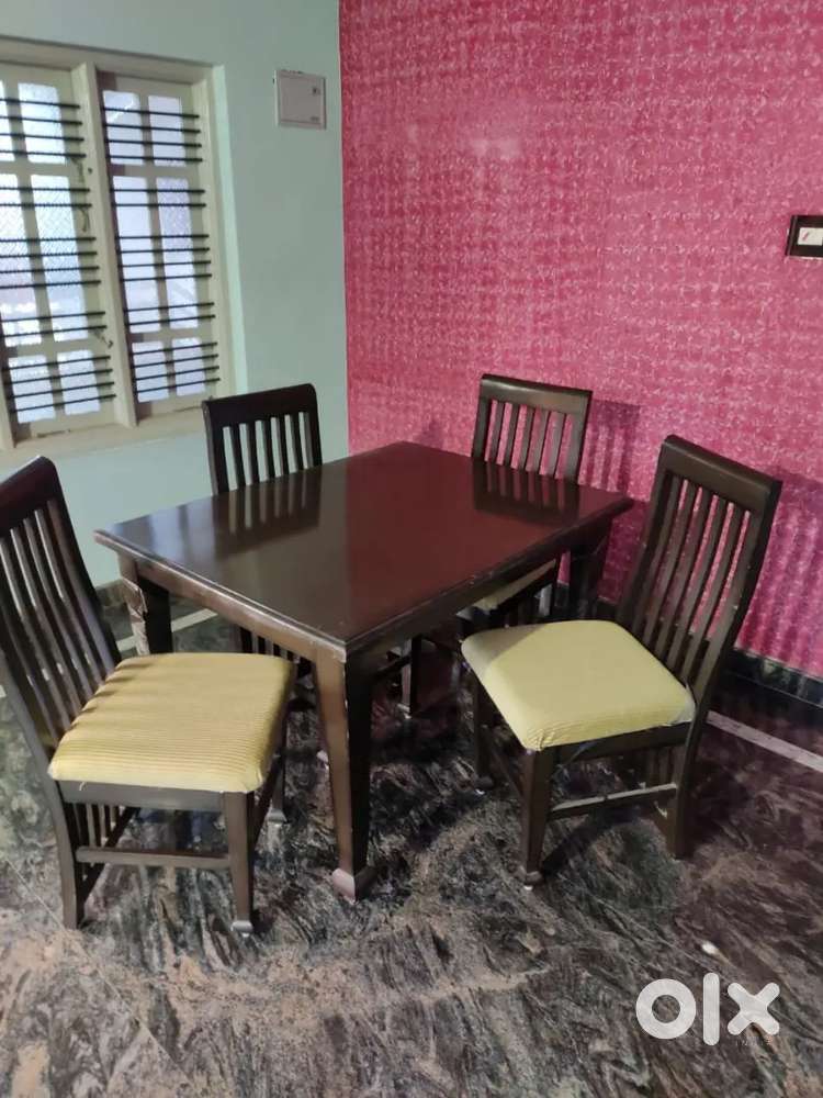 4 seater dining table