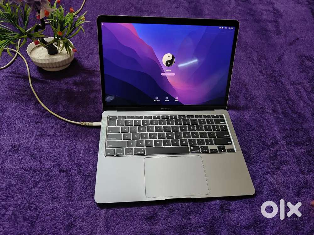 Apple MacBook Air 13 M1 2020 Model 2022 Purchased