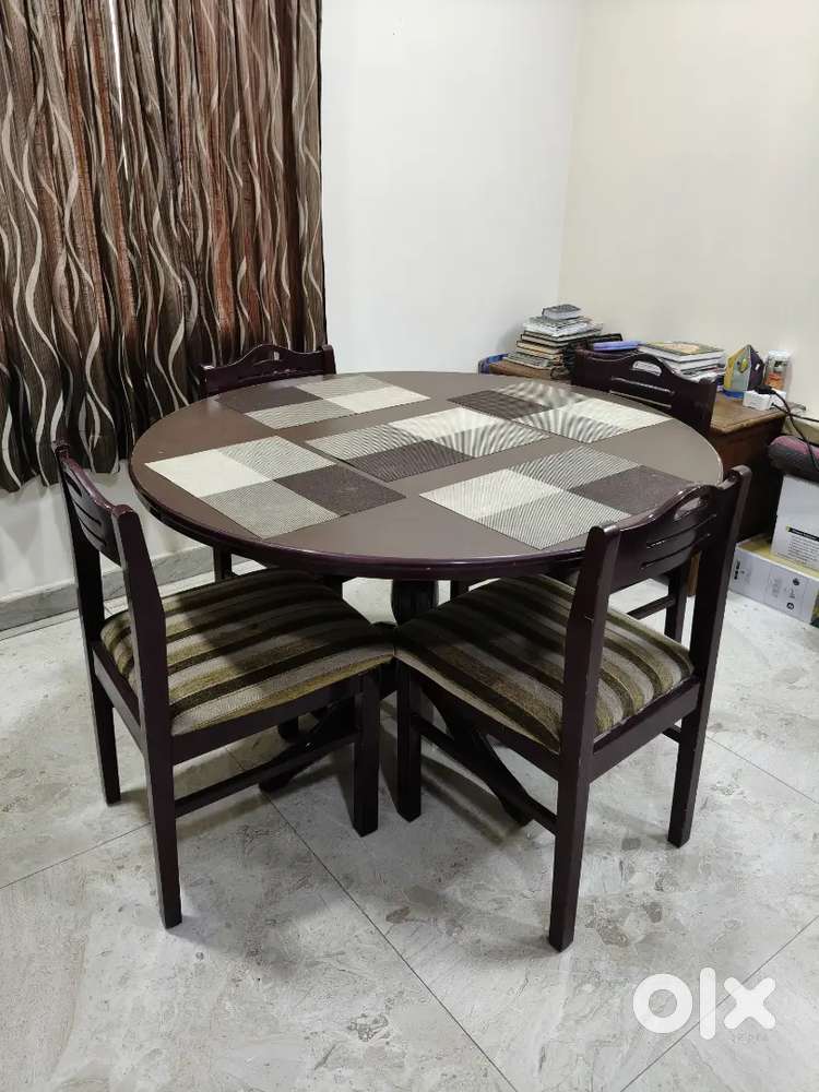 4 Seater Dining Table