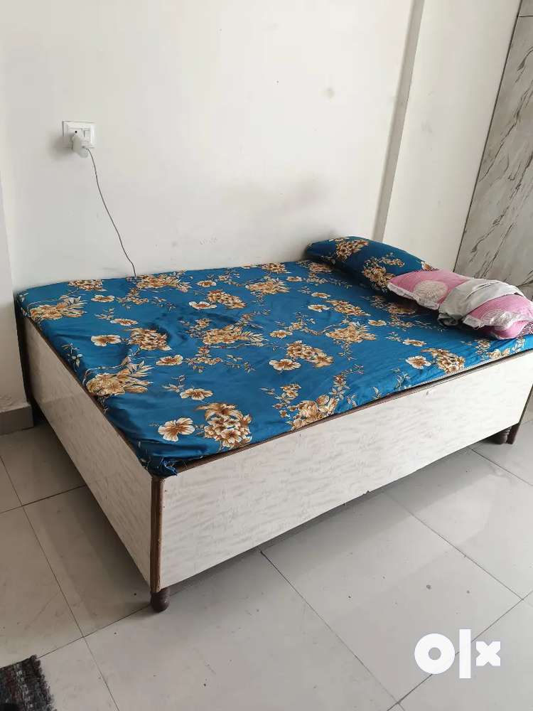 4*6 Bed Box with Mattress | Diwan |