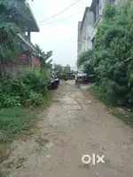 अखरी चौराहा, हॉस्पिटल व Yamaha शो-रूम के पास 56×32 गेटेड प्लॉट