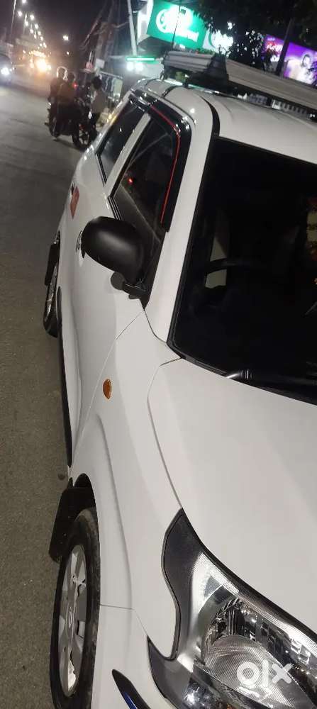 Red taxi driver wantded trichy