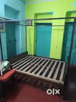 Wooden Double bef in good condition