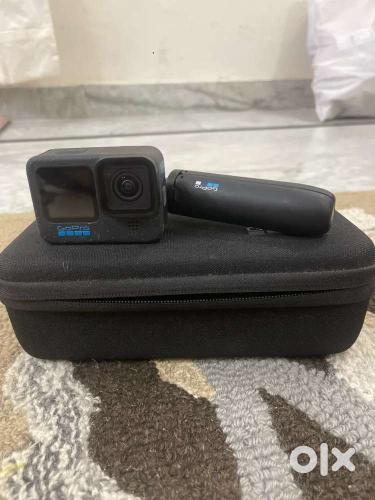 Selling camera and go pro 12