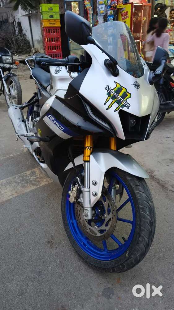 Yamaha R15 V4