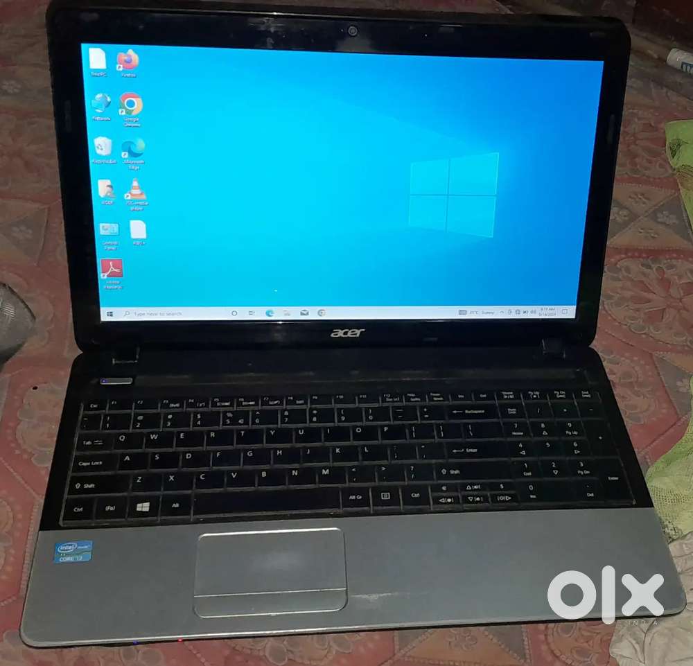 Laptop with mouse+charger