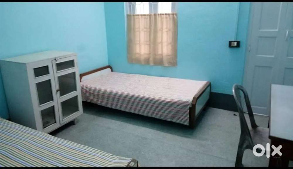Single furnished room for rent
