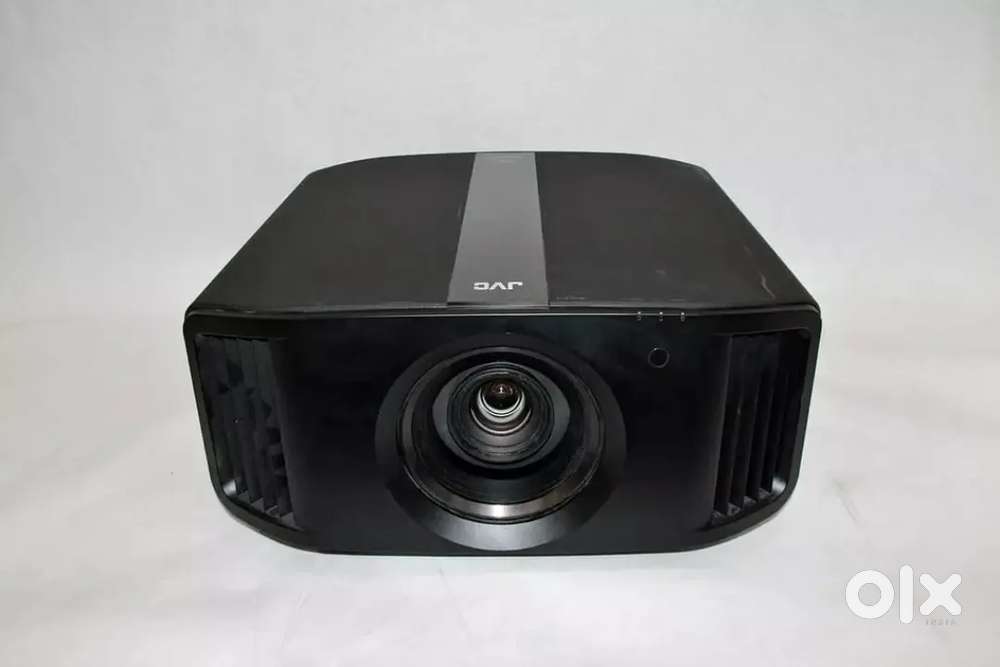 JVC 8K LASER HOME THEATER PROJECTOR  DLA-NZ8BK  BLACK