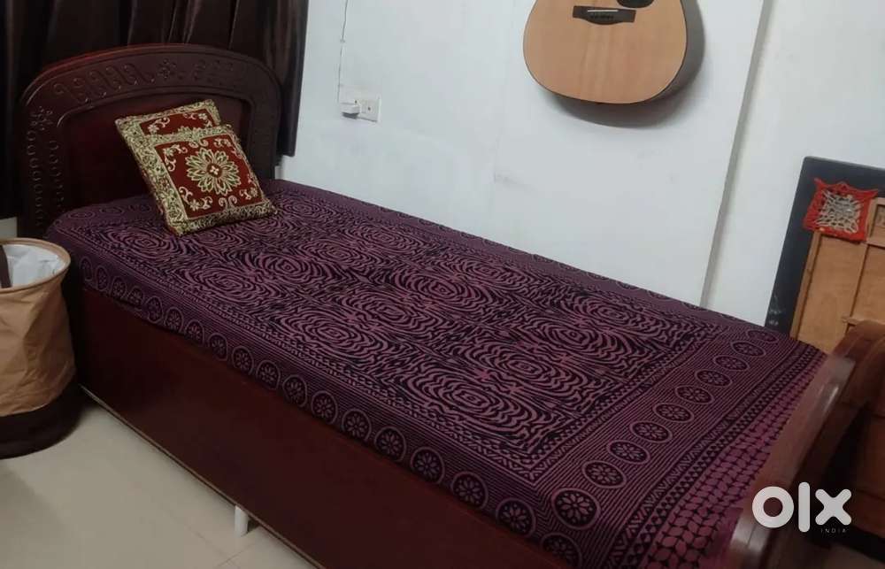 Single bed for sale