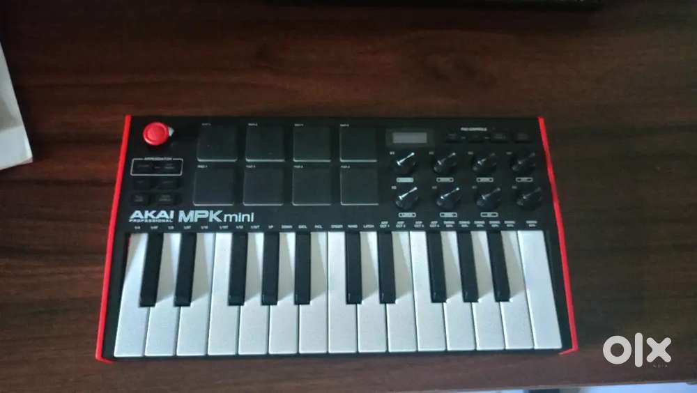 Akai Mpk mini Midi keyboard