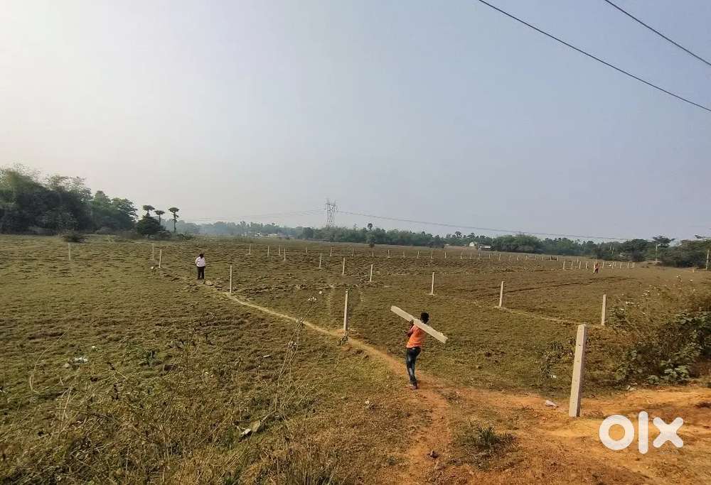 Plot only 3 lakh per kattah