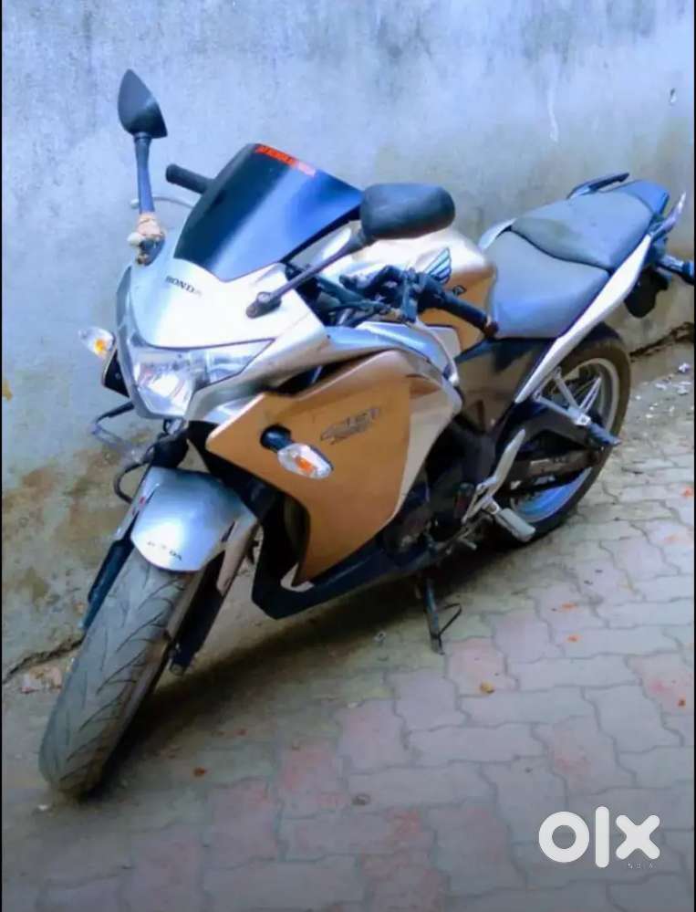 Cbr 250 r for selling