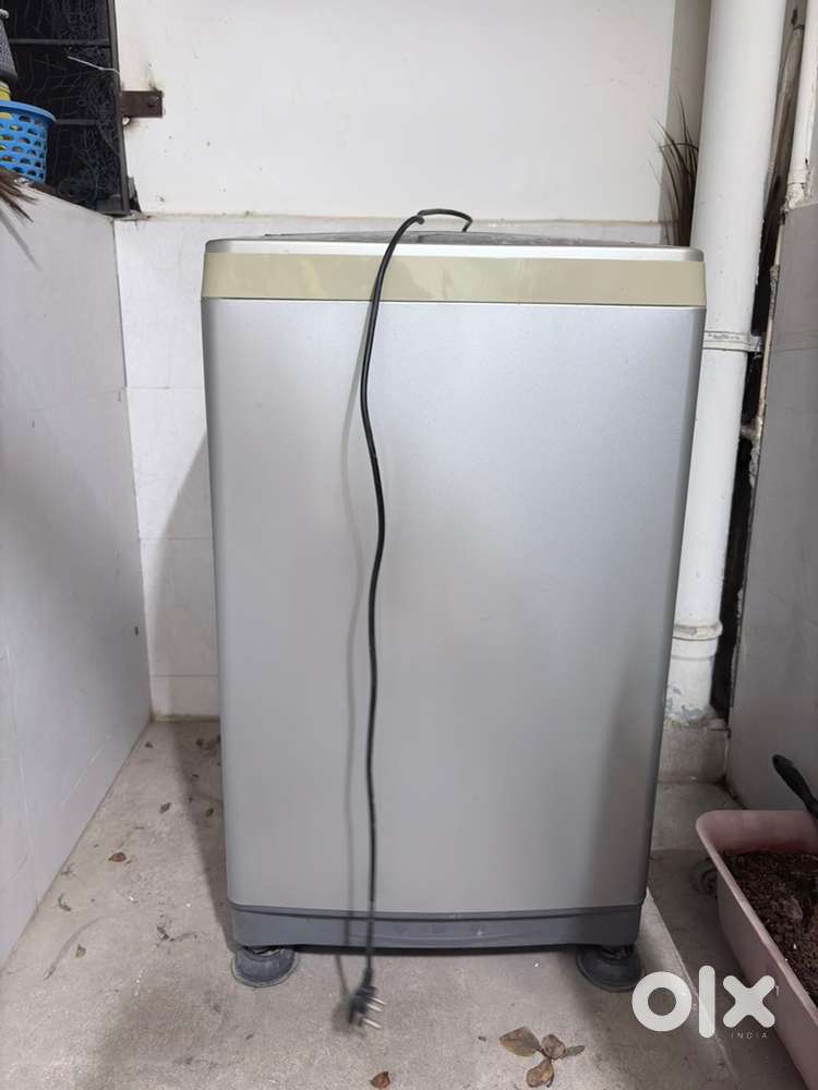 LG 6 kg top load fully automatic washing machine