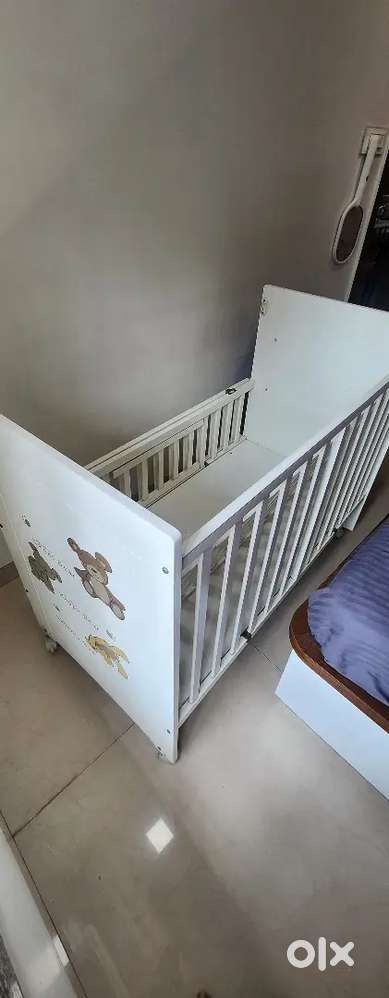 CRIB with Bed - Pinewood - Sturdy - Stong Built