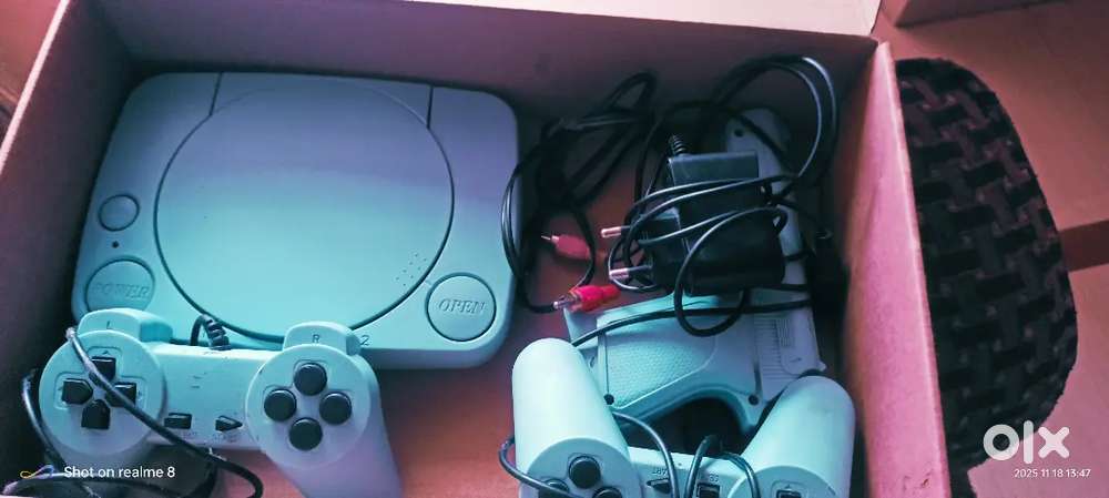 8 Beti vido game  good very nice game ,Contra, Mario ,cricket game,