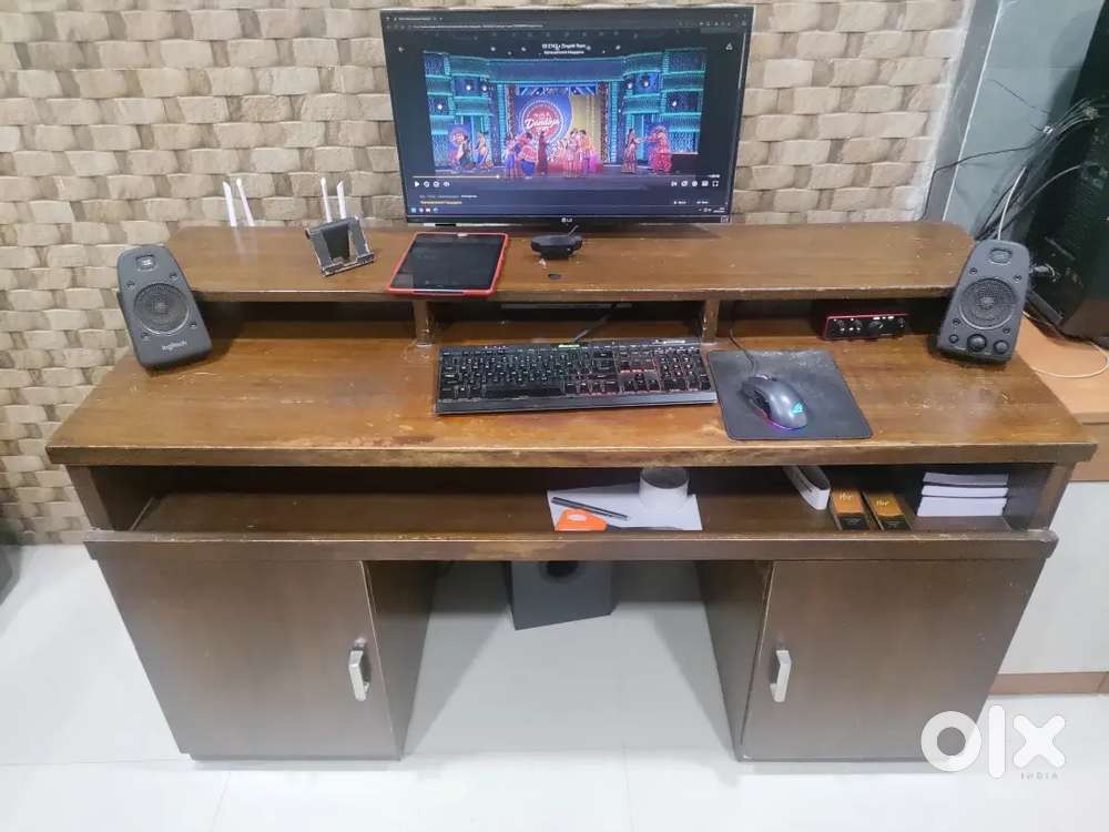 Selling my computer table