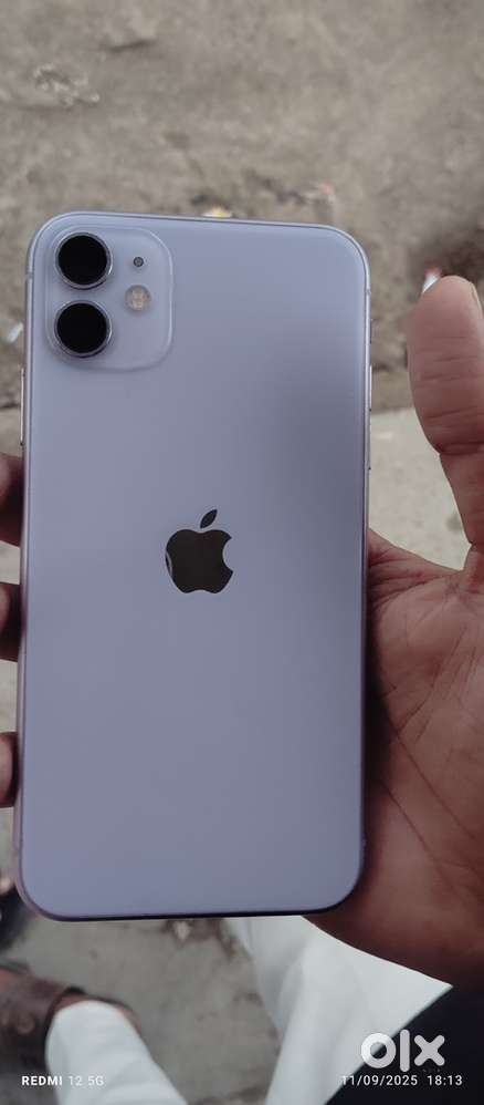 Iphone 11/128 ..battery health:   77%