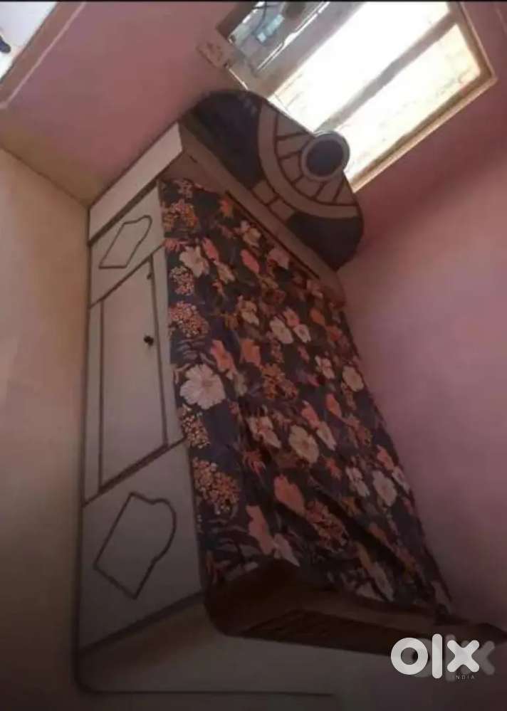 Urgently Need to Sell Double bed 6x4 Wodden