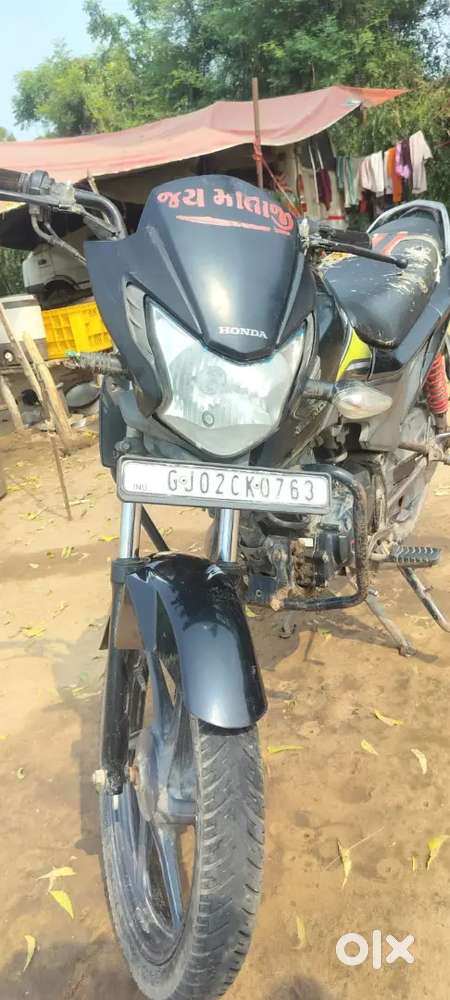 Honda bike pure kagajjat complete urgent sale ₹30000