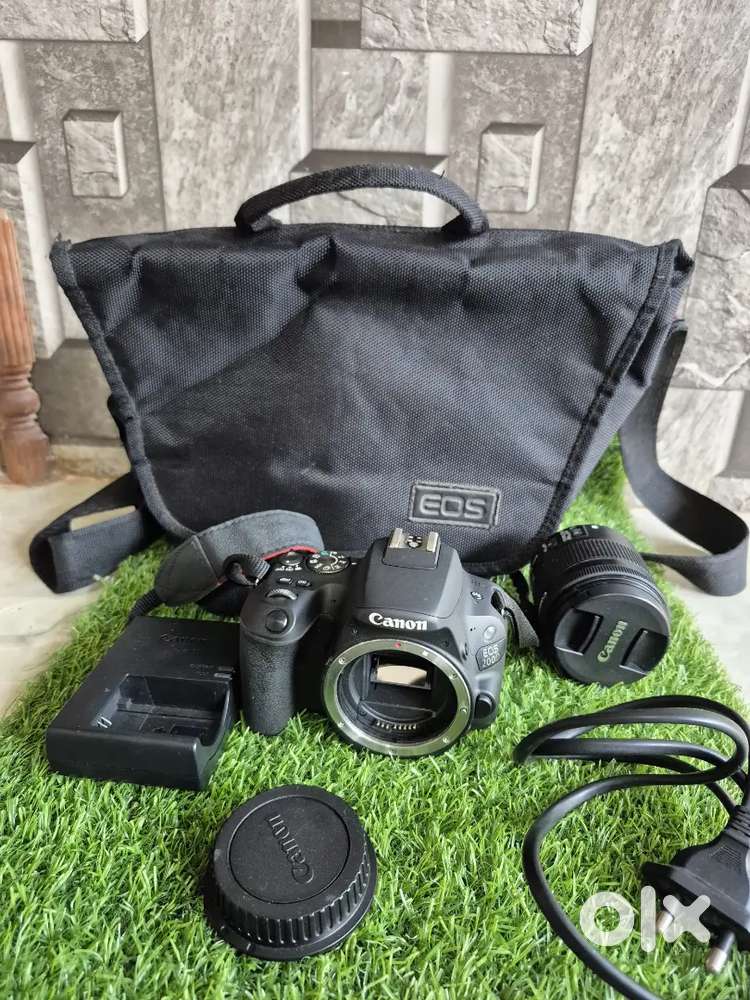 Canon EOS200D DSLR CAMERA
