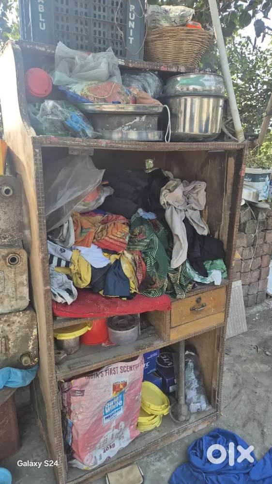 पुरानी अलमारी सेकंड