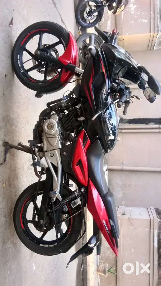 Pulsar 220