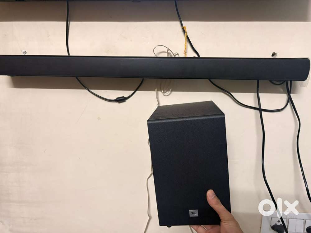Only 1 month old JBL SOUNDBAR WITH SUBWOOFER FOR EXTRA DEEP BASS