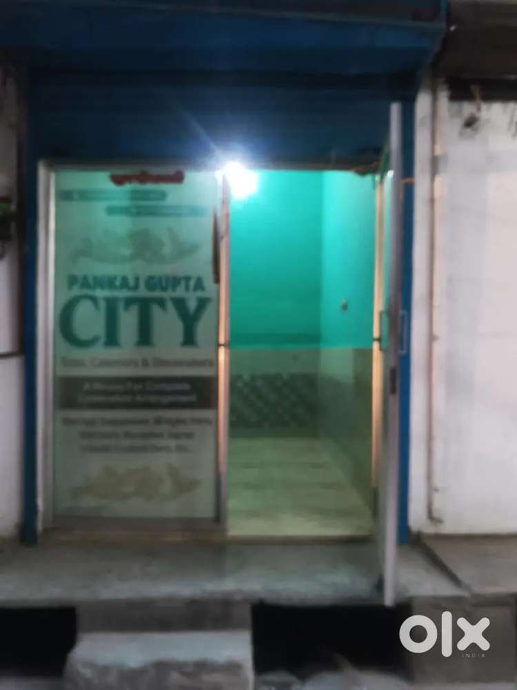 Commercial shop at prime location