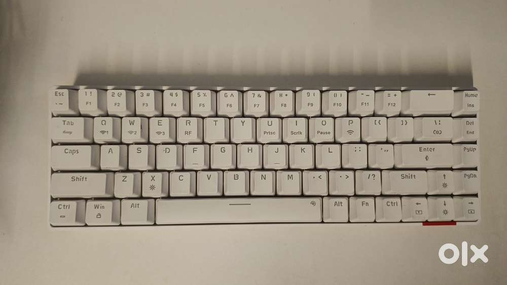 Wireless gaming keyboard