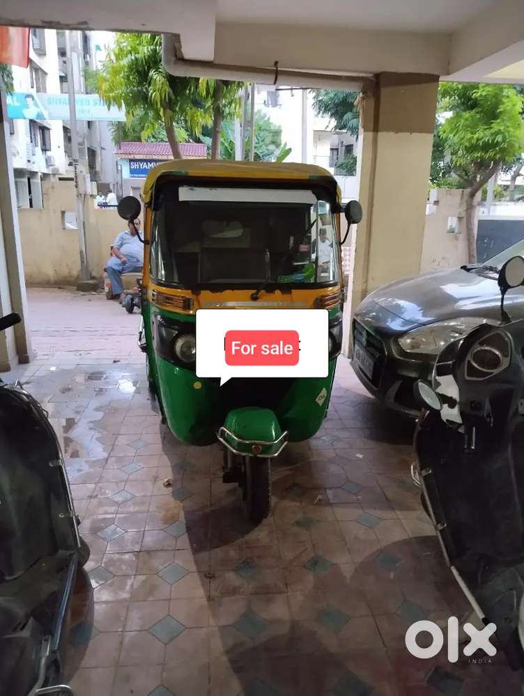 CNG Autorickshaw 2020 model less use