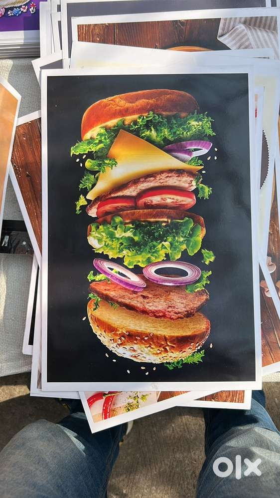 Kitchen helper chahiye , chinese shop keliye, rehna khana sath me