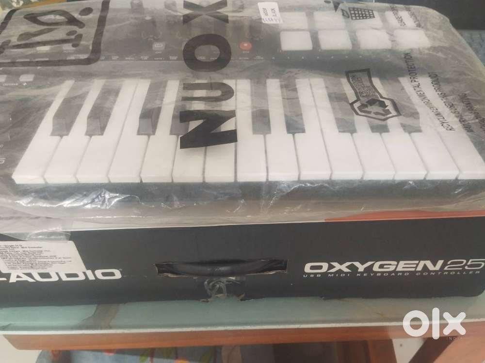 M-Audio Oxygen25 Full Size Keys with Box- Rs. 5500/-