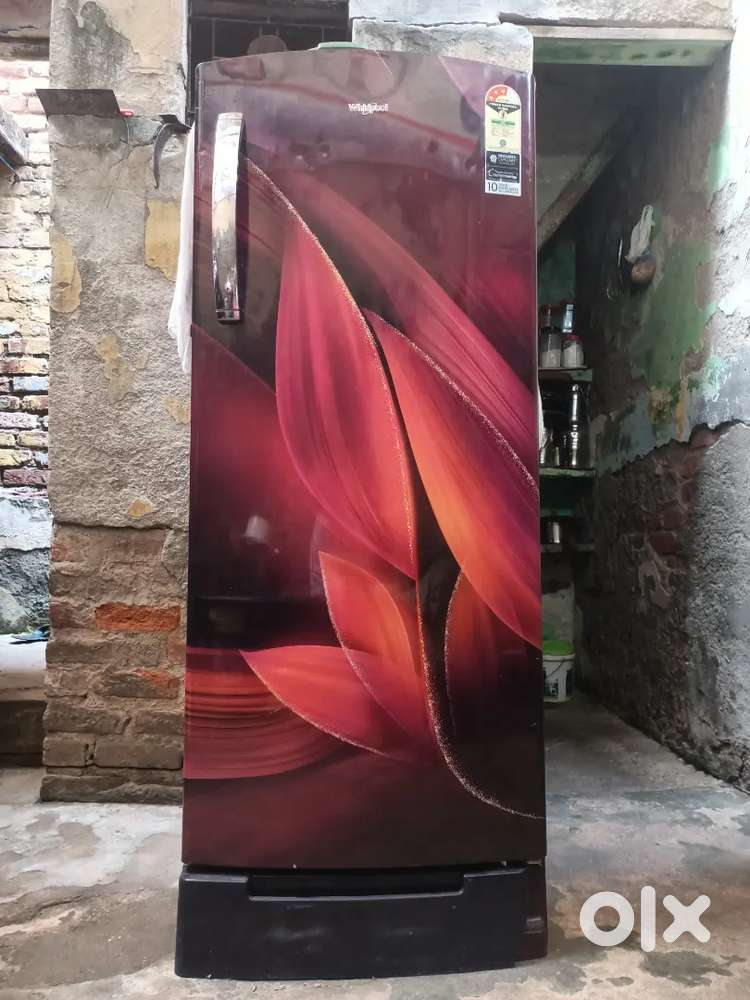 New and fresh condition fridge whirlpool