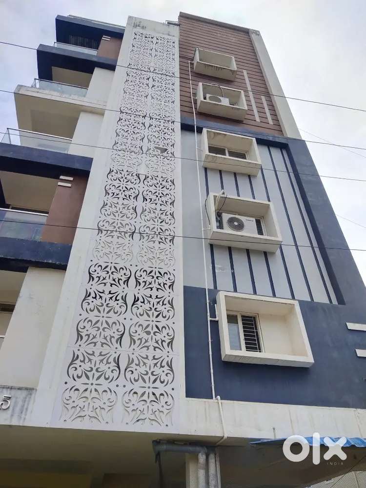 3bhk 1651sft  flat for sale in madhurawada,near by high way