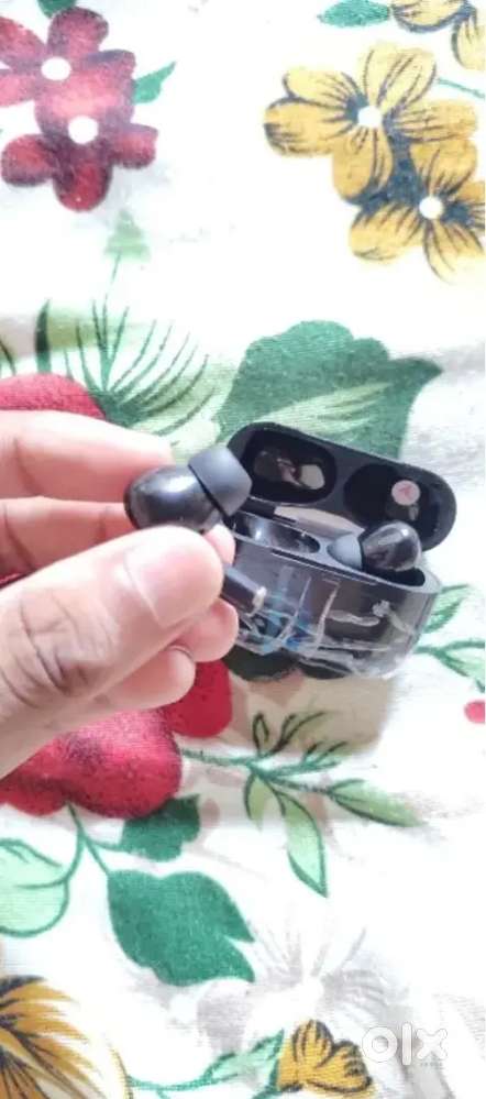 Earbuds brand new