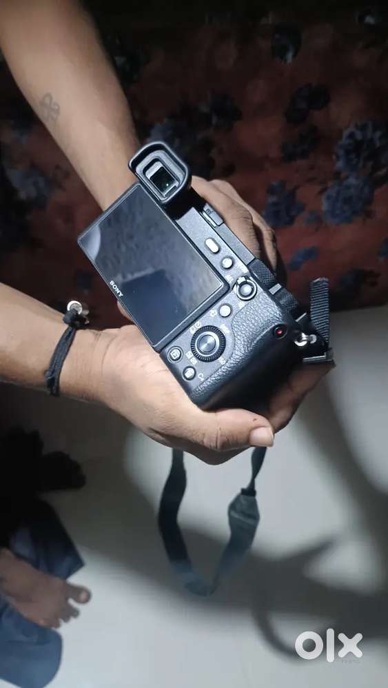 Sony Alpha 6600 Camera – 7 Months Used, 3 Years Warranty – ₹700000