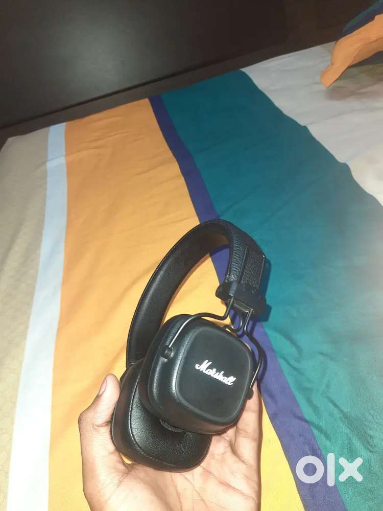 Marshall 4 headphones