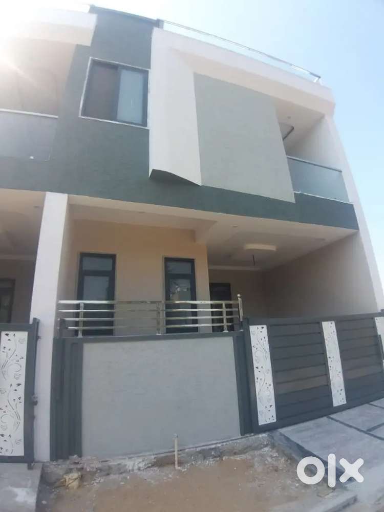 Duplex available for sell near Sunshine city