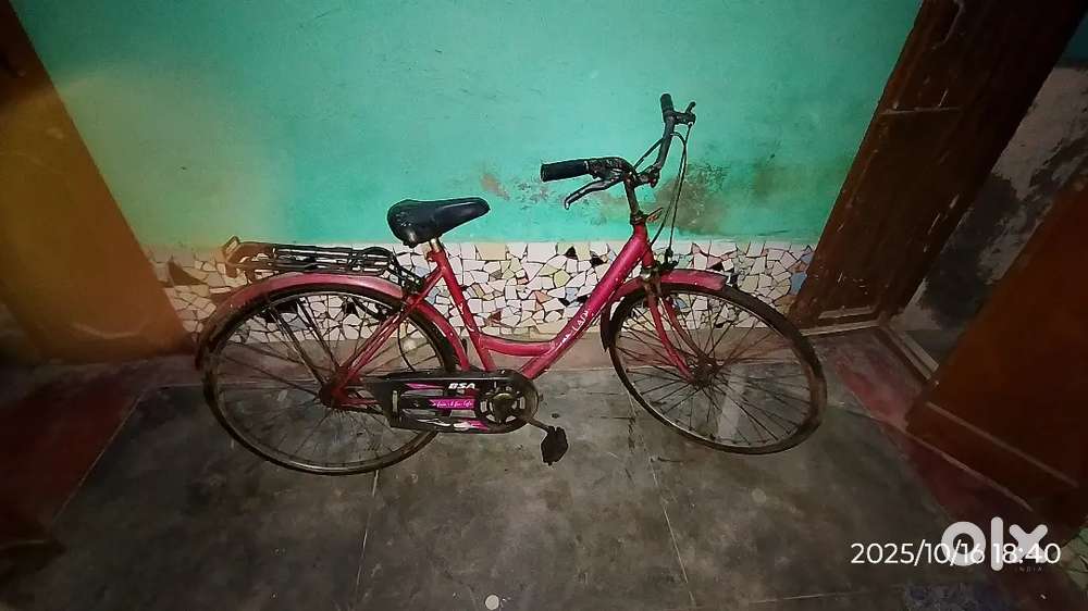 Ladie's bicycle