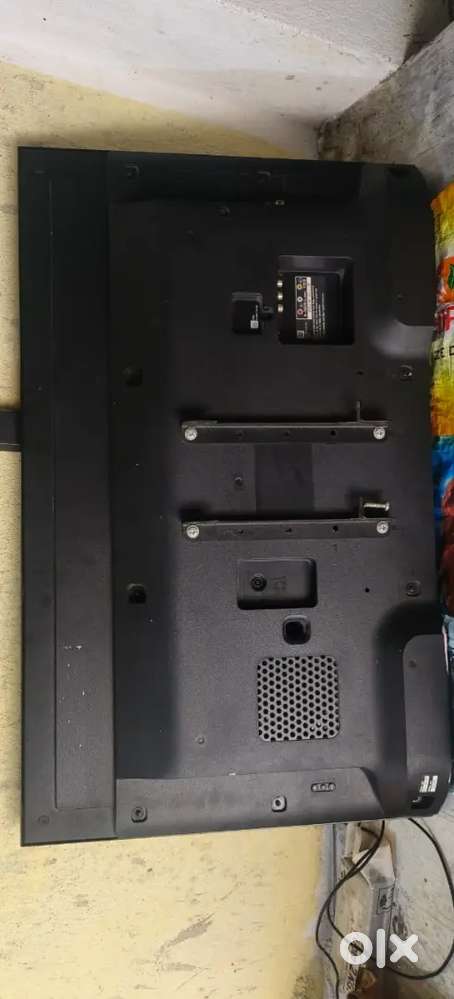 Sony 32 inch NO Android 2 hdmi 2 USB Connections