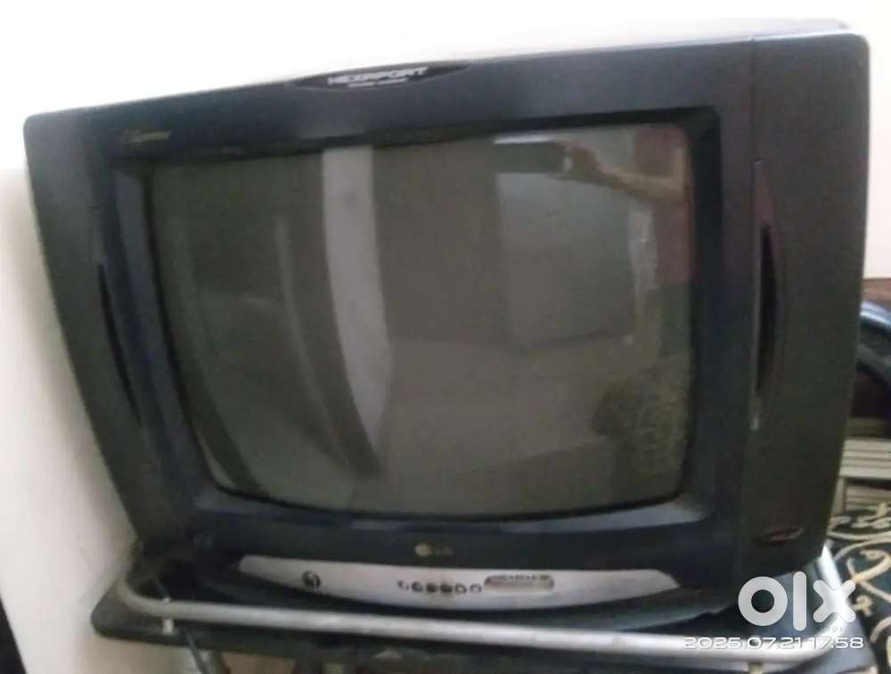 LG Golden Eye CRT TV 21 with Remote