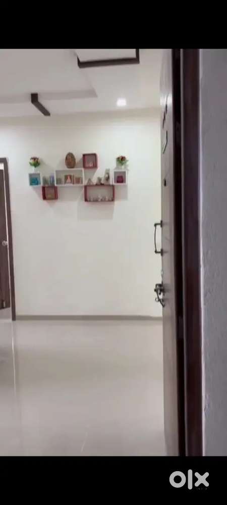 1 BHK semi furnihed flat 358sq feet carpet