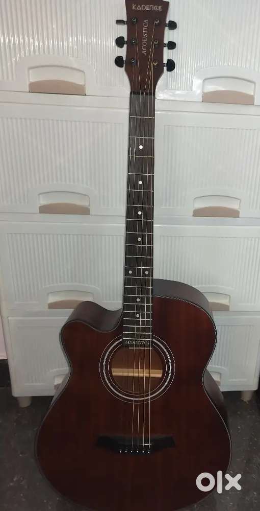 Kadence Lefty Guitar with D'Addario EZ900 Strings (2 months old)