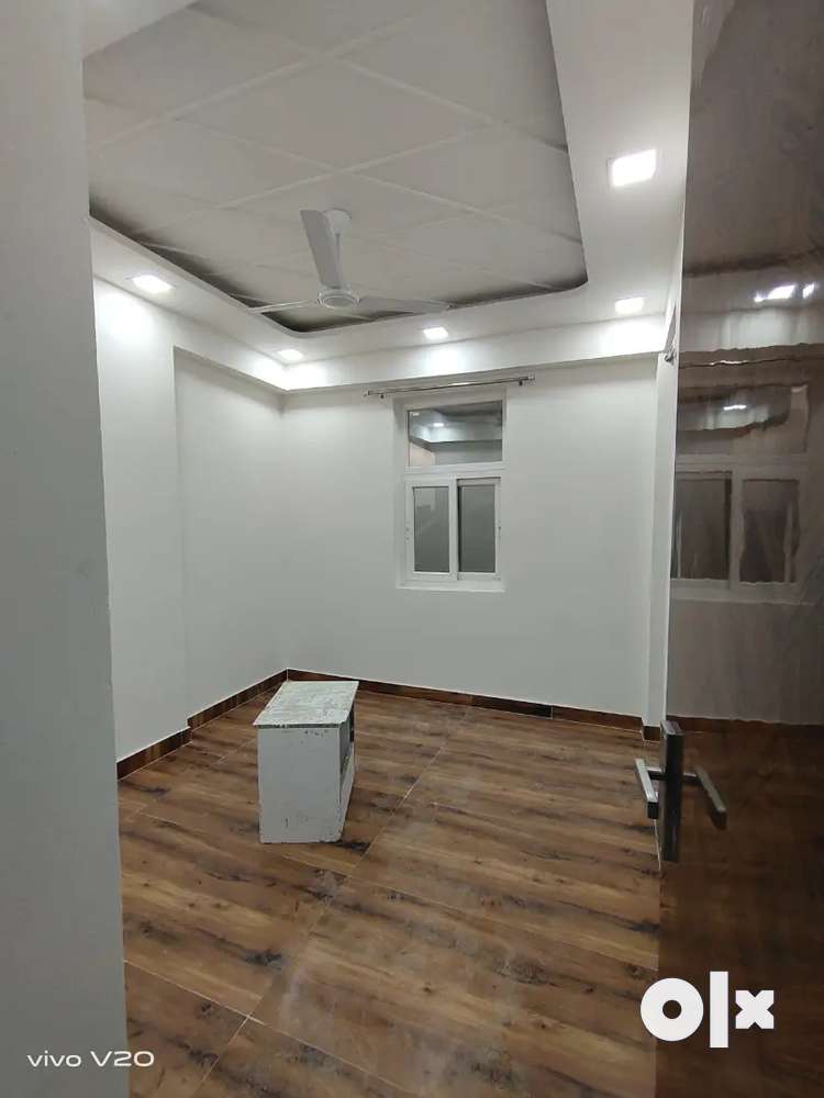 Get @3bhk flat semi furnished flat Noida extension