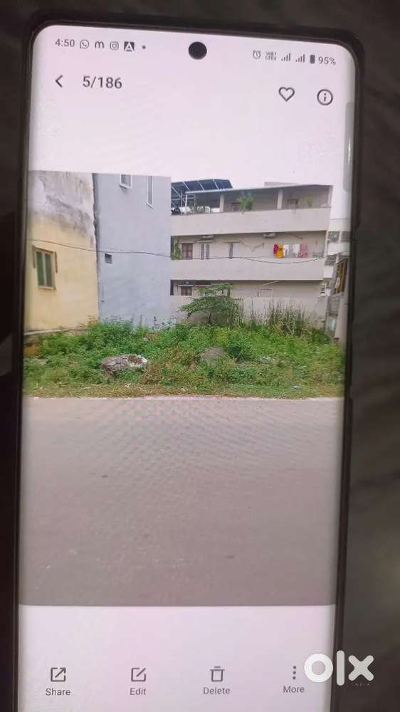 నార్త్  9 000  facing 350 land 236