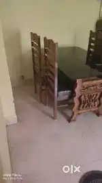 Daining table with glass top